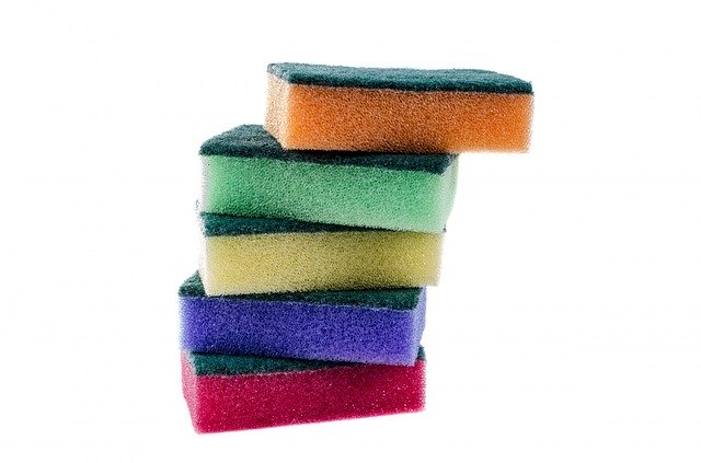 5 esponjas suaves de colores.